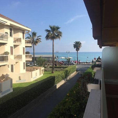 A Due Passi Dal Mare Apartment Vallecrosia Bagian luar foto
