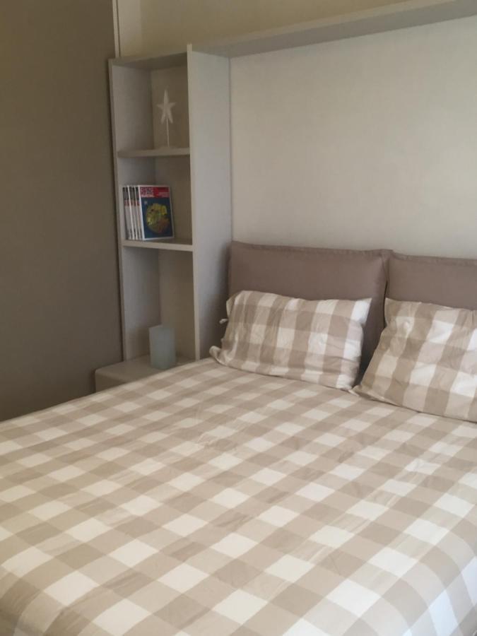 A Due Passi Dal Mare Apartment Vallecrosia Bagian luar foto