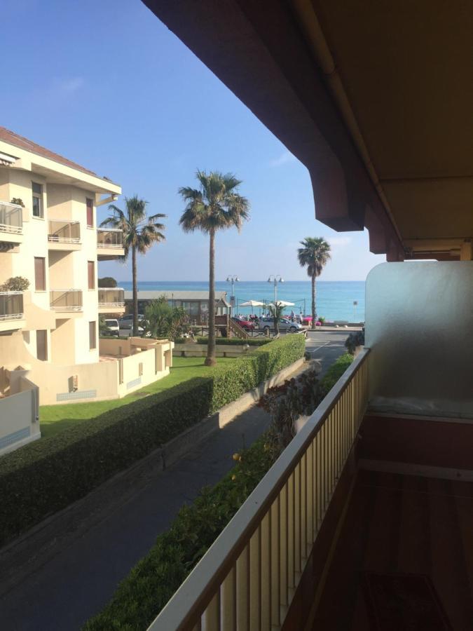 A Due Passi Dal Mare Apartment Vallecrosia Bagian luar foto