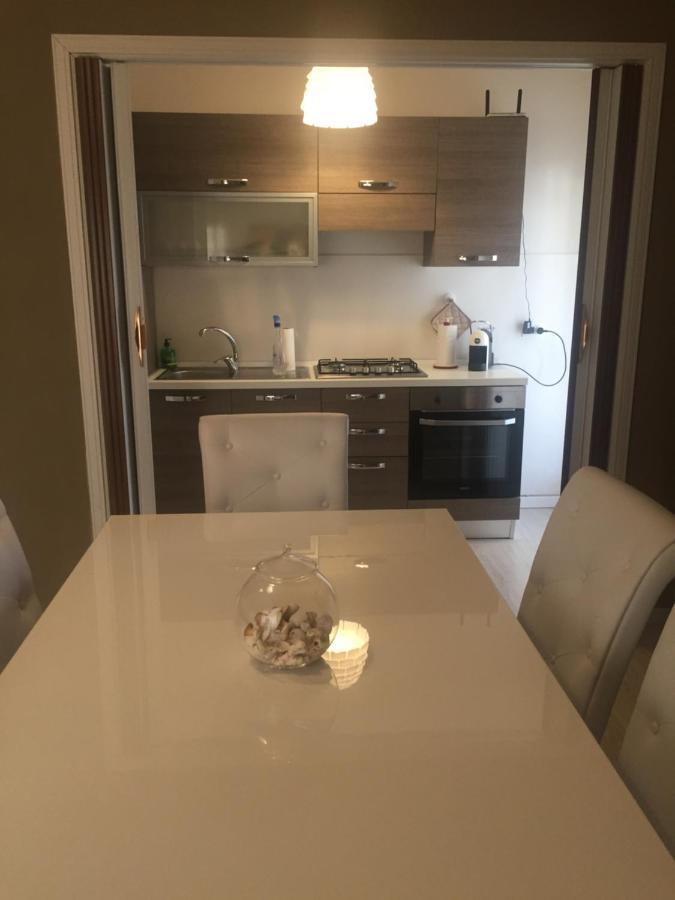 A Due Passi Dal Mare Apartment Vallecrosia Bagian luar foto
